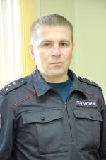 Своего участкового знают